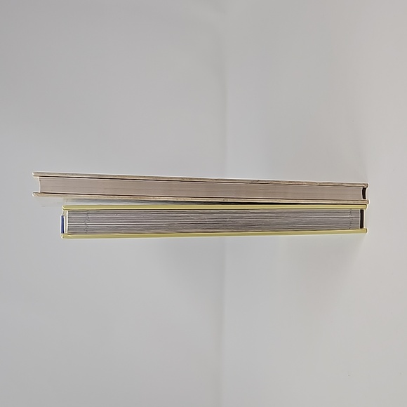 Set of Two Hardcover Casserole Cookbooks 365 Brand Name Taste of Home - Picture 5 of 10